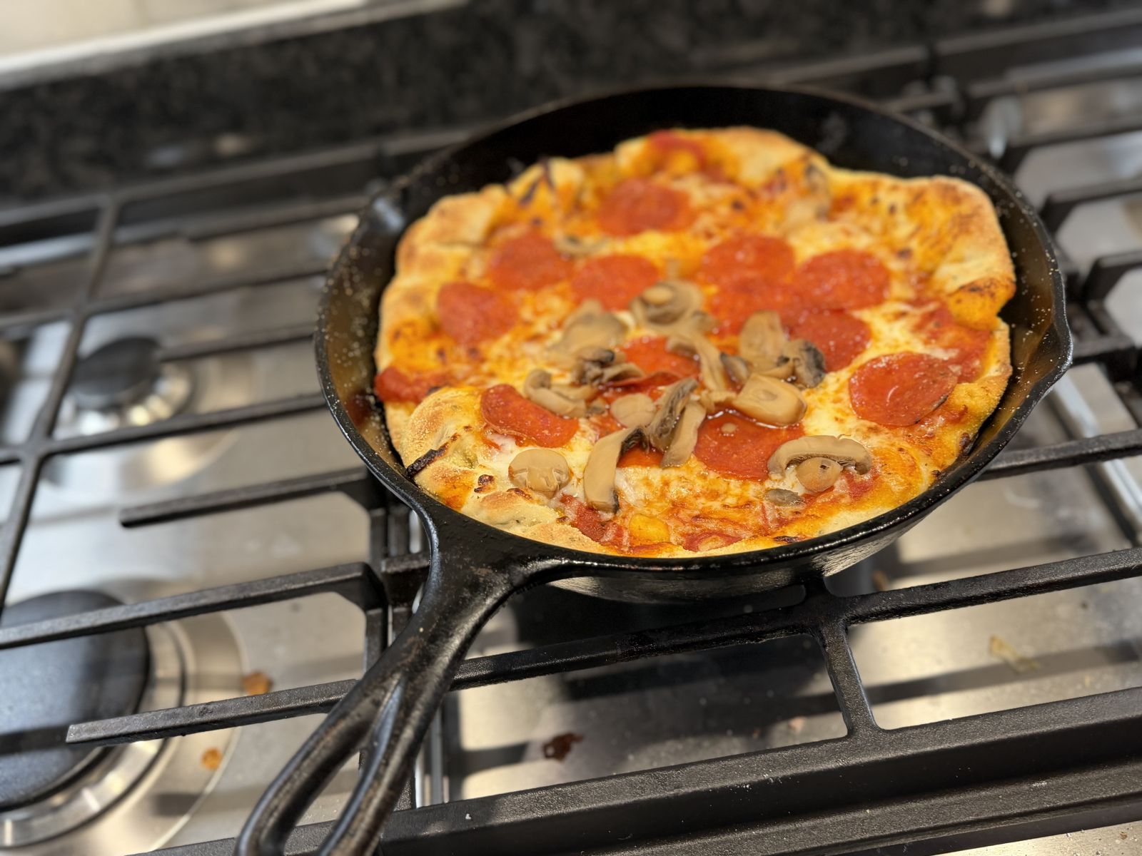 Pizza — Cast-Iron Hybrid Method (RizzieFarms)
