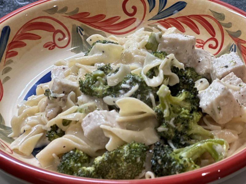 Cheesy Chicken & Broccoli Pasta
