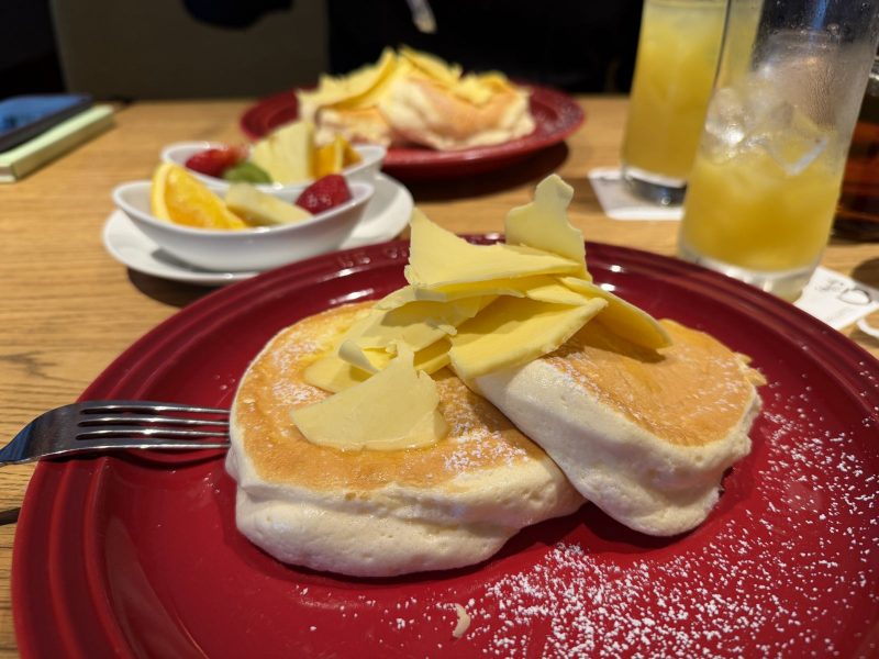 Fluffy Japanese Soufflé Pancakes - Shinjuku Style